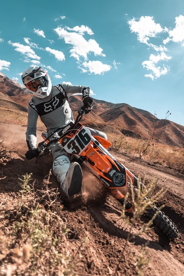 Tips for riding a dirt bike safely
