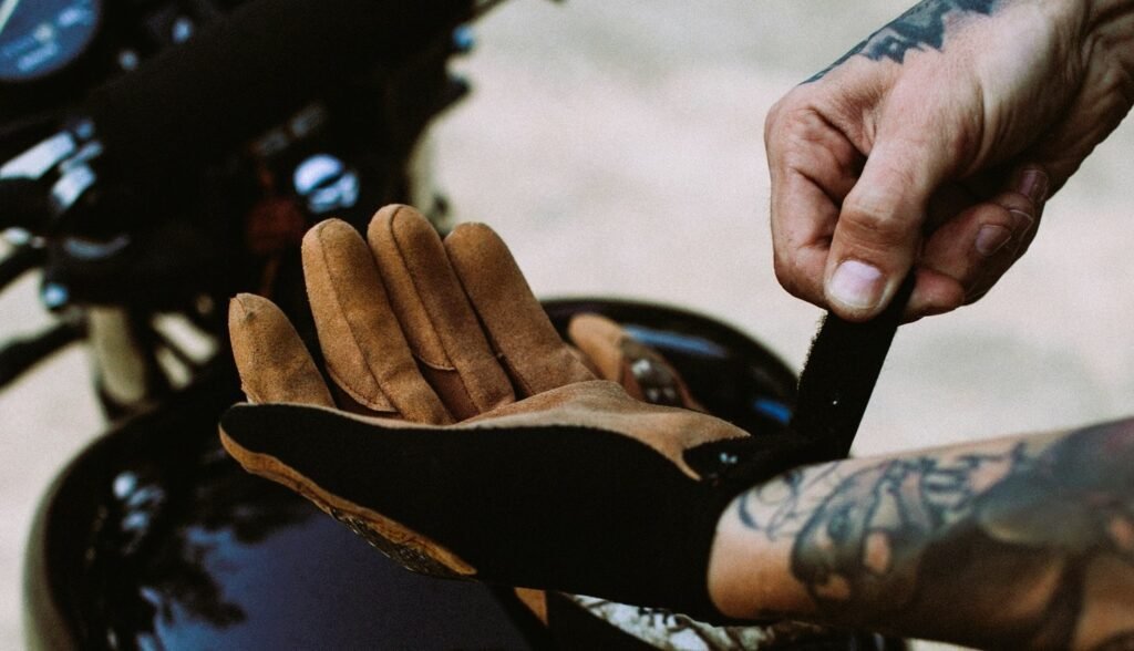 Read more about the article How To Stretch Leather Motorcycle Gloves