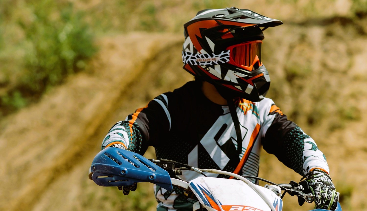 Best Dirt Bikes For Tall Riders